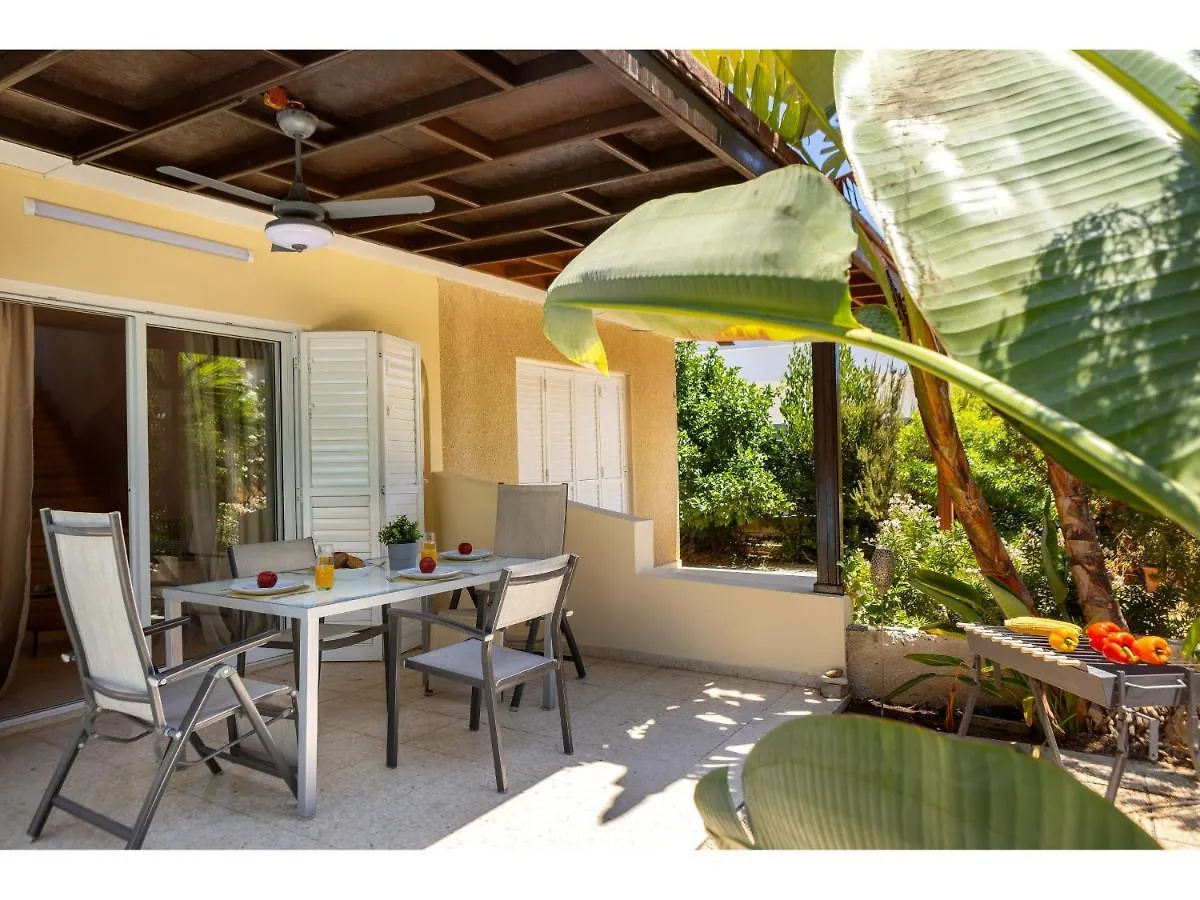 Anas Kiti Seaside Villa Meneou