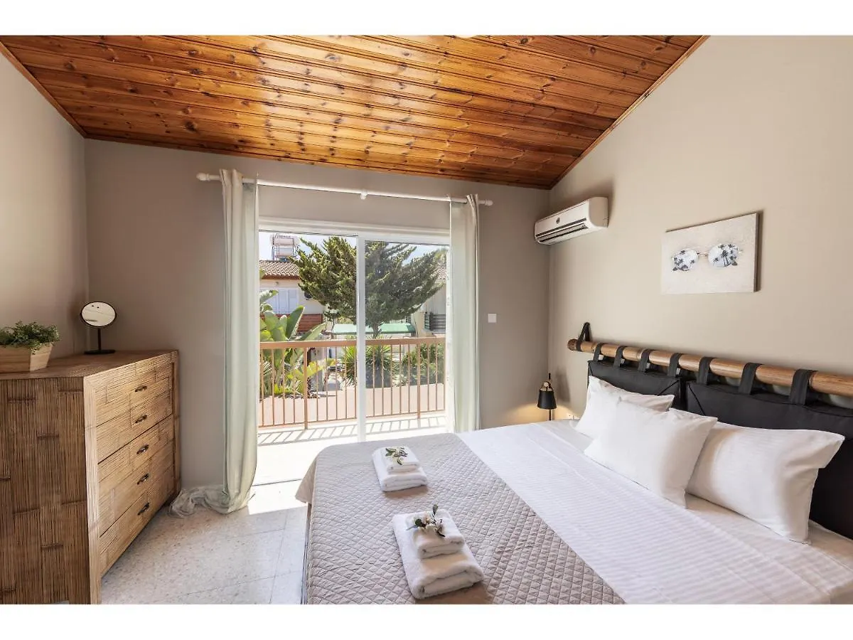 Anas Kiti Seaside Villa Meneou